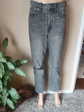 Women's Gray Crop Distressed High-Rise Jeans Size 28